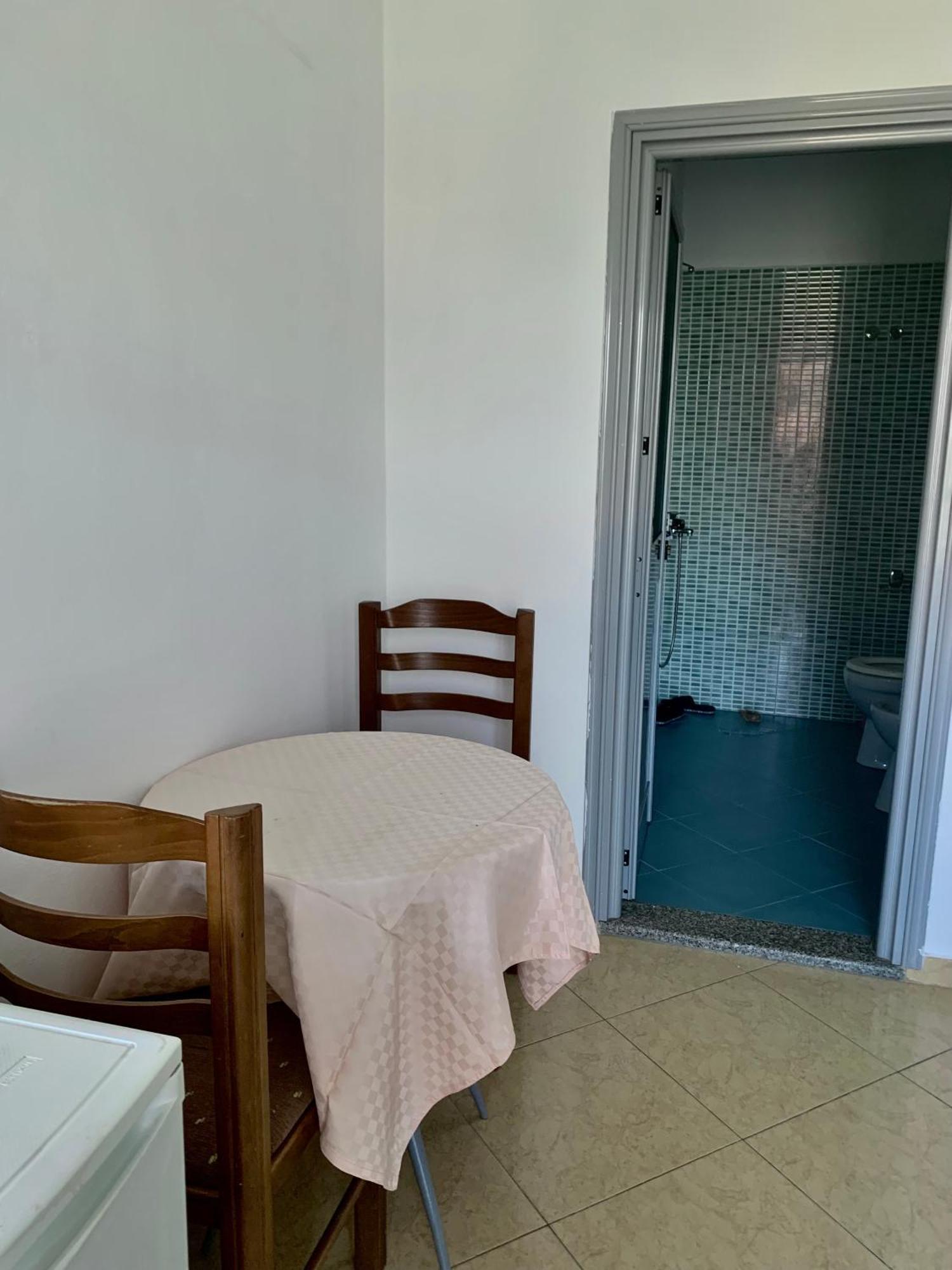 Serenade Beach Durrës Zimmer foto